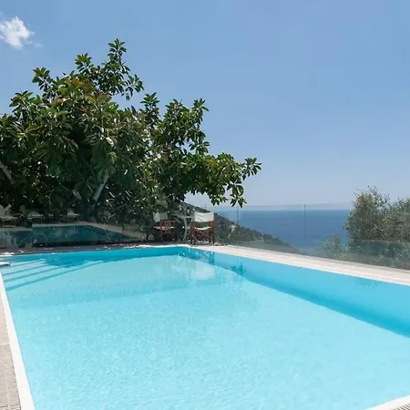 Villa With Swimming Pool & View *